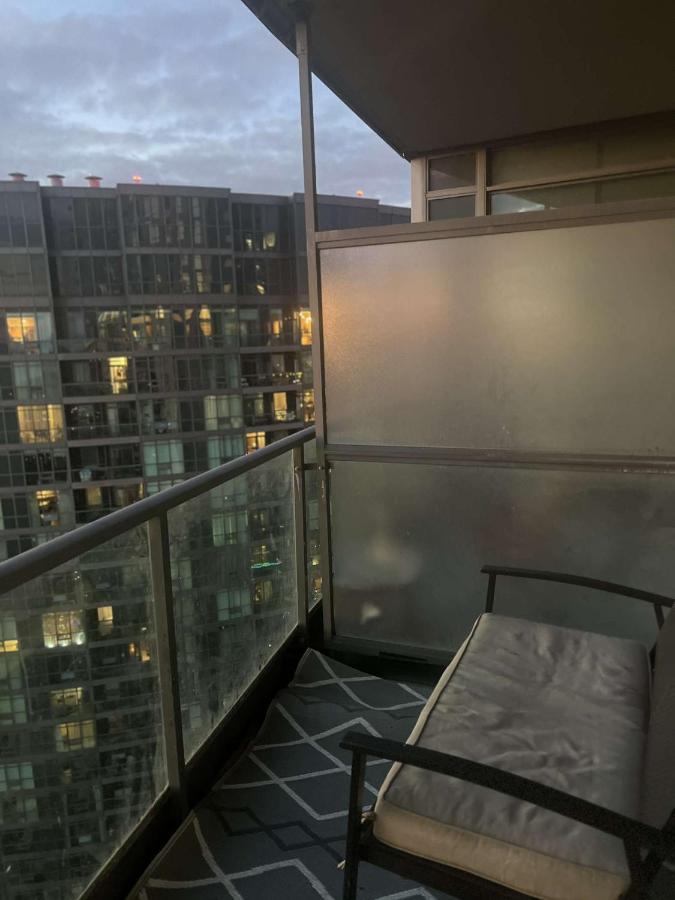Cozy Fort York Condo Toronto Buitenkant foto